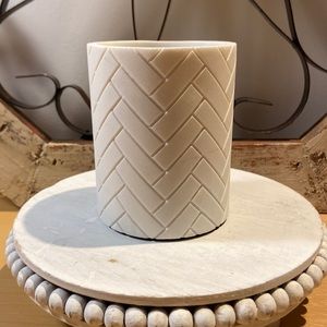 Bathroom cup - marble look with herringbone pattern